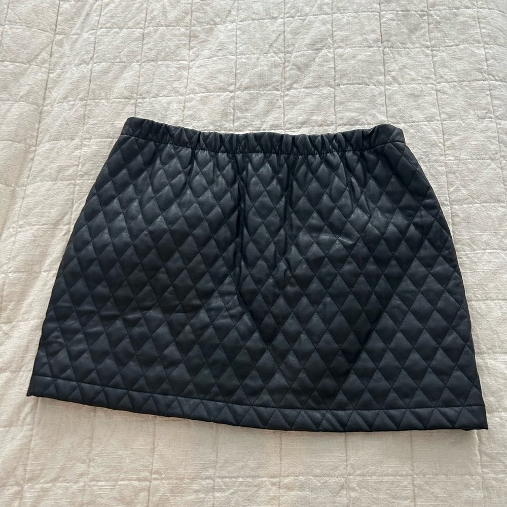 BCBGMaxAzria Quiltes Mini Skirt - Picture 5 of 8